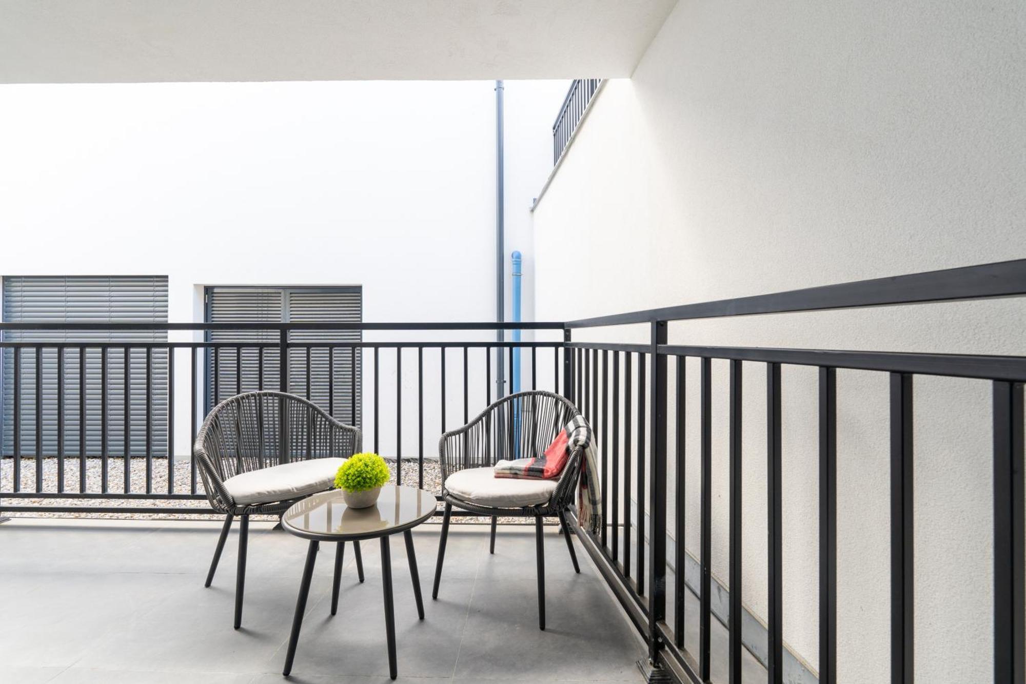 Balcony Bliss Studio By Hm Wien