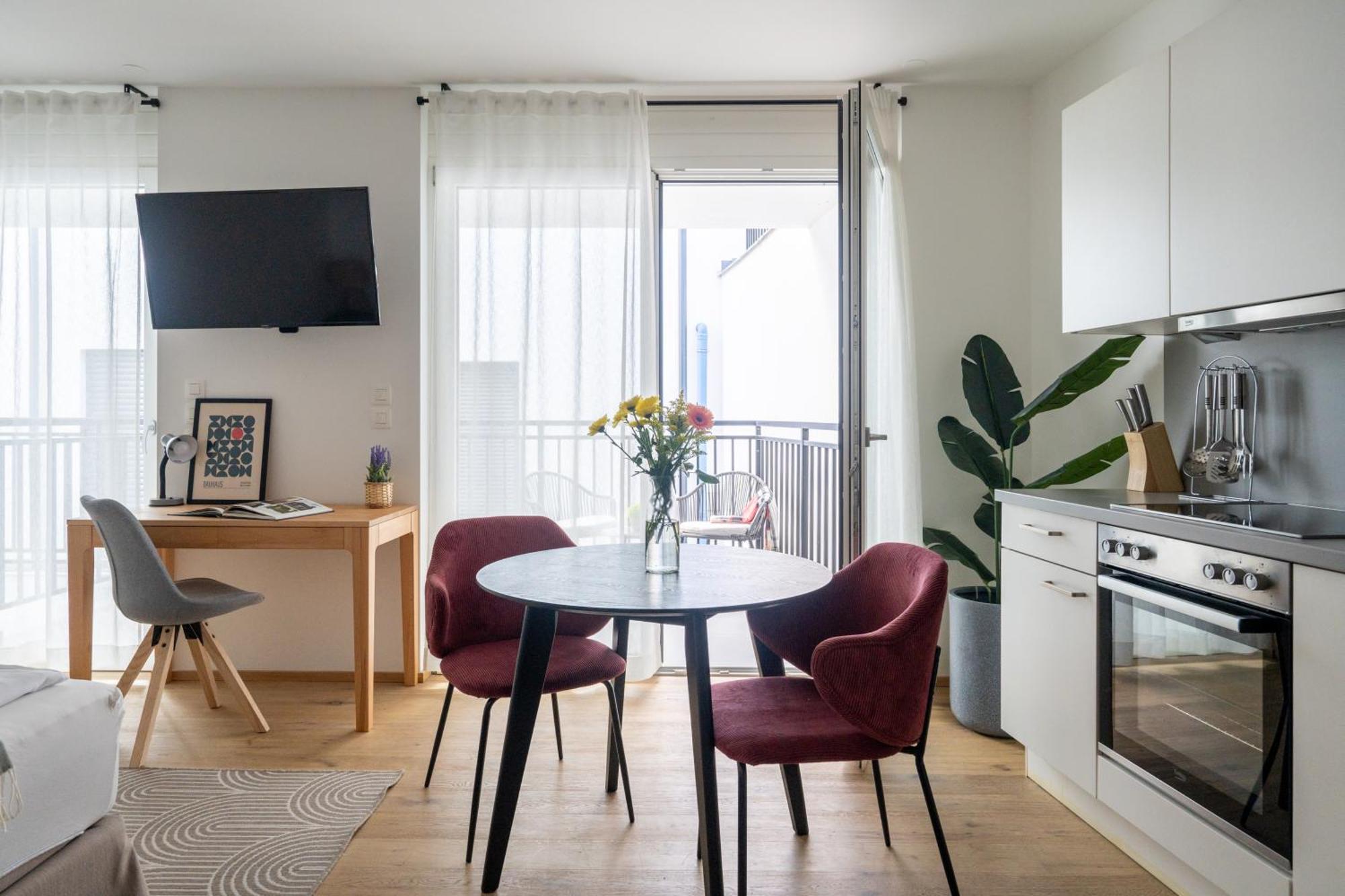 Balcony Bliss Studio By Hm * Wien